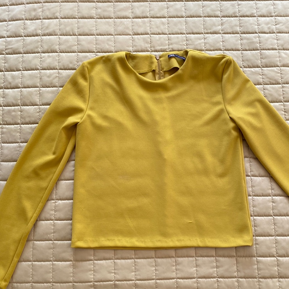 Zara nice casual yellow blouse , size S.